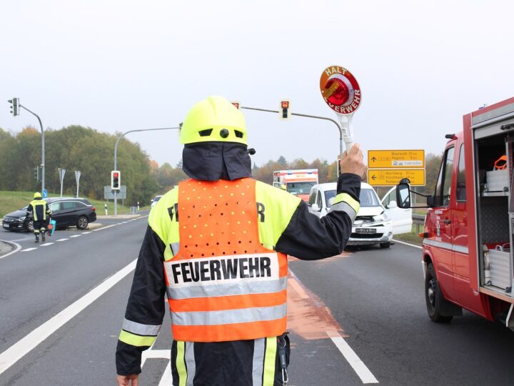 W centrum Grudziądza doszło do zderzenia samochodów i ucieczki sprawcy