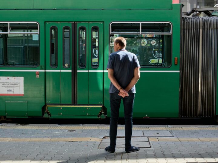 Nowy przystanek kolejowy w Grudziądzu ułatwia podróżowanie, a remontowany most przywraca ruch pociągów