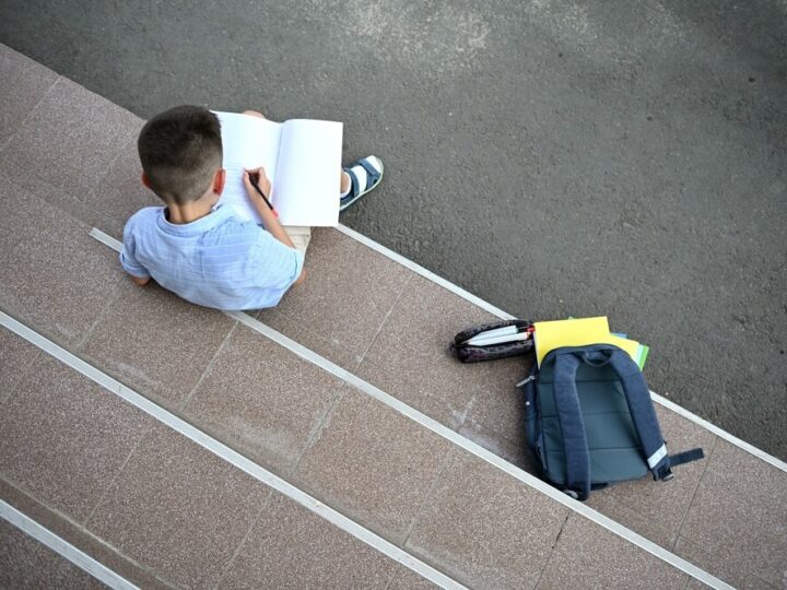 Pasowanie na ucznia w Nicwałdzie: pierwszoklasiści witają nowy etap edukacji