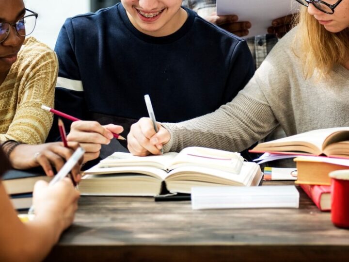 Młodzież z Radzynia Chełmińskiego zdobywa wiedzę o prawie i bezpieczeństwie w sieci