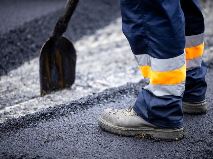 Nowe drogi w Gminie Rogóźno: inwestycja zakończona z sukcesem!