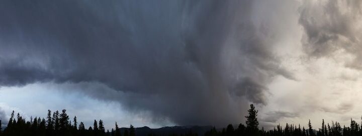 Zimowe zagrożenia: Jak się chronić przed wychłodzeniem i odmrożeniem?