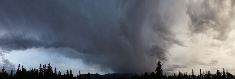 Zimowe zagrożenia: Jak się chronić przed wychłodzeniem i odmrożeniem?