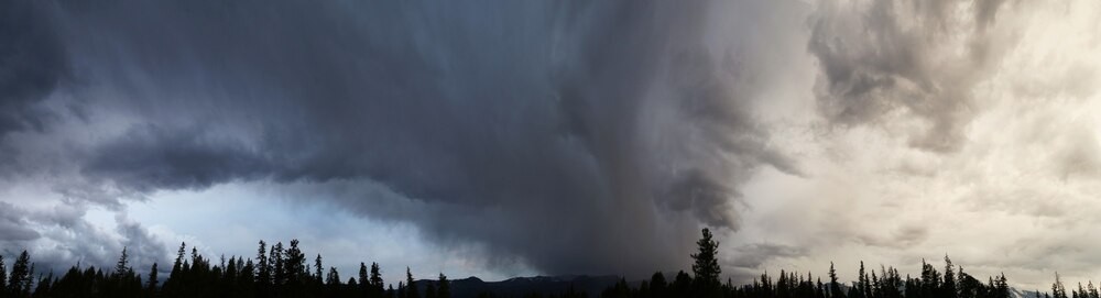Zimowe zagrożenia: Jak się chronić przed wychłodzeniem i odmrożeniem?