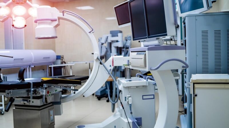 Edukacja o bezpieczeństwie zimowym: Straż Miejska w Grudziądzu uczy dzieci na półkoloniach