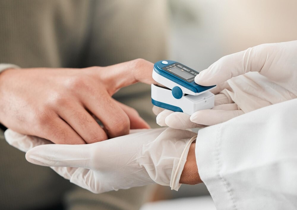 Seniorzy zdobywają umiejętności ratujące życie: warsztaty pierwszej pomocy w Grudziądzu