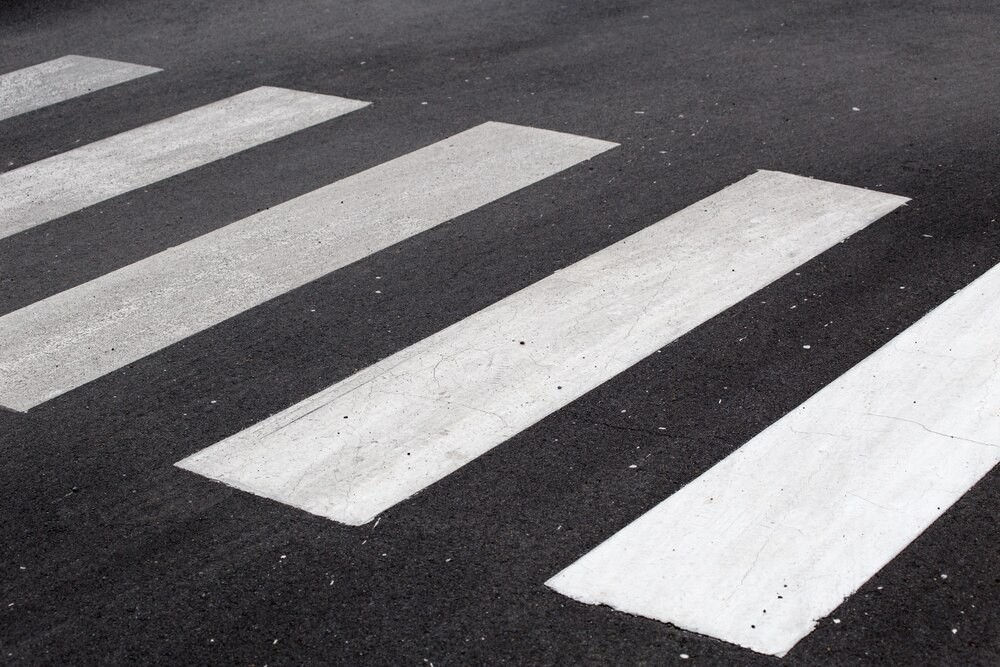 Sople lodu z dachów – niebezpieczeństwo dla pieszych!