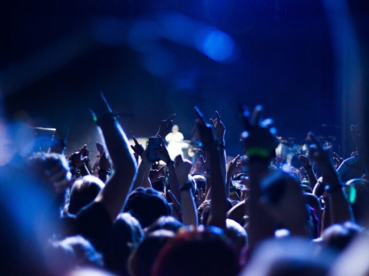 Irlandzka magia w Klubie Akcent – koncert zespołu DAIR