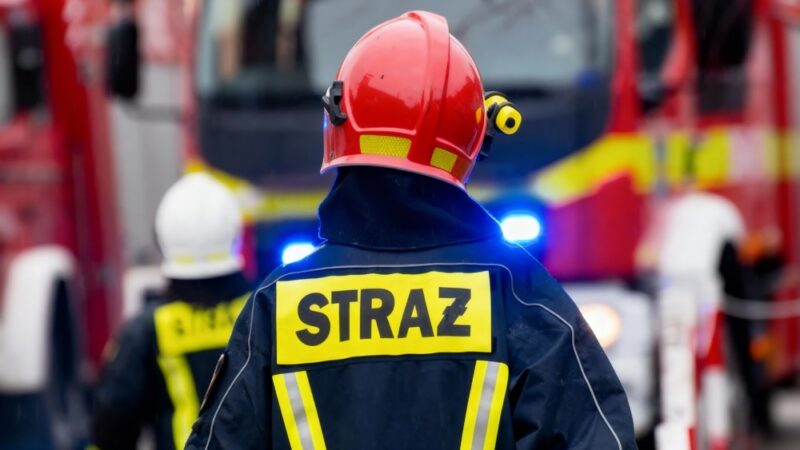 Niespodziewane ćwiczenia OSP w Gminie Świecie nad Osą: strażacy w akcji w trudnych warunkach