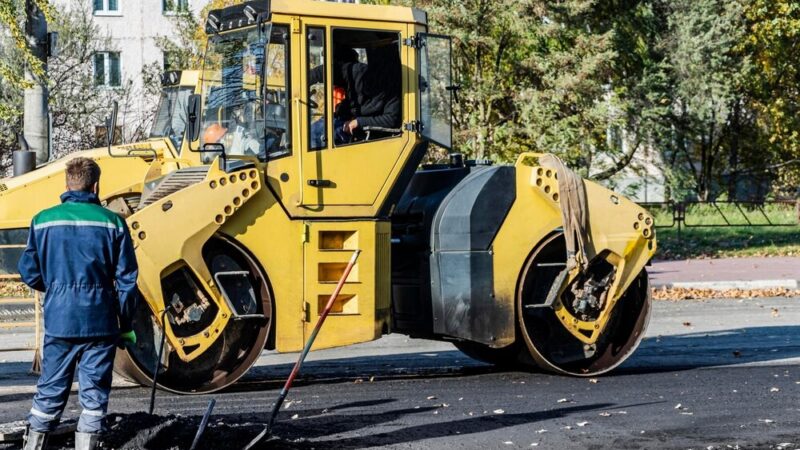 Bezpieczniejsza podróż w Salnie: Gmina Gruta modernizuje drogę gminną