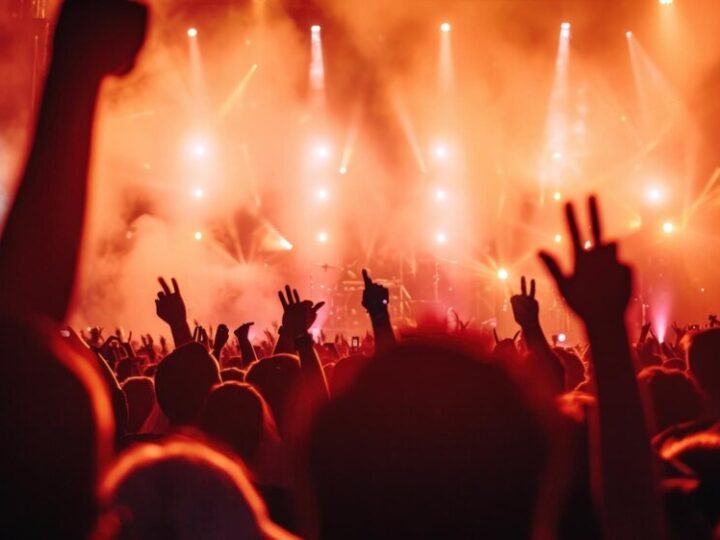 Wakacje 2026: Impreza startowa na plaży w Grucie!