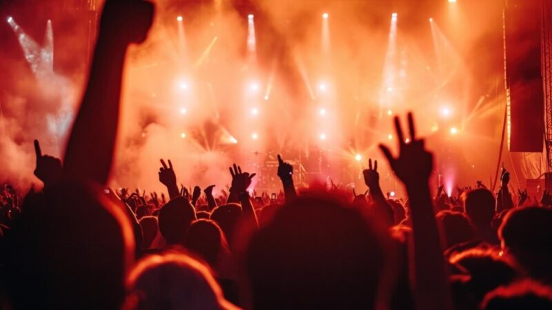 Wakacje 2026: Impreza startowa na plaży w Grucie!