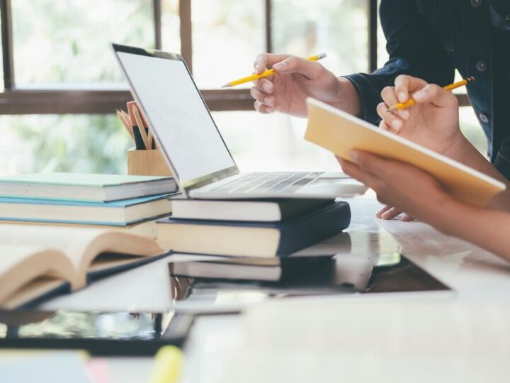 Bezpłatne szkolenia cyfrowe dla seniorów – zdobądź umiejętności w bezpiecznym korzystaniu z technologii!