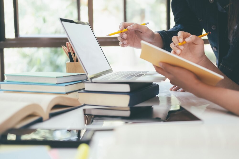 Bezpłatne szkolenia cyfrowe dla seniorów – zdobądź umiejętności w bezpiecznym korzystaniu z technologii!
