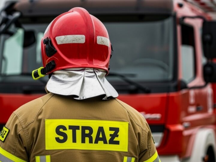 Wsparcie dla młodych strażaków: Wizyta w Pile Młyn pełna życzeń i upominków