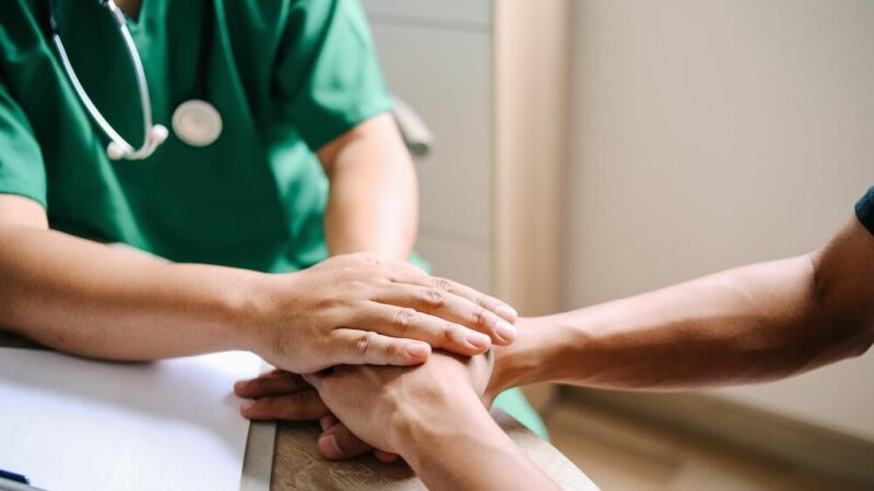 Dzień Pracownika Opieki nad Seniorami – doceniamy empatię i zaangażowanie