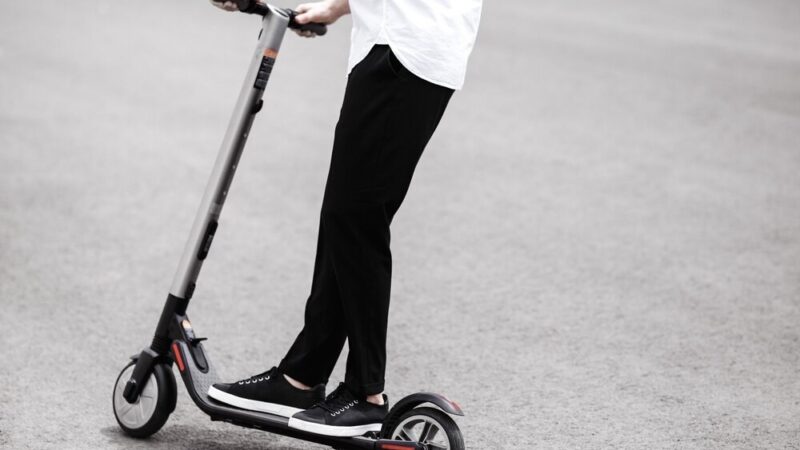 Policja prosi o świadków wypadku z udziałem dziecka na hulajnodze